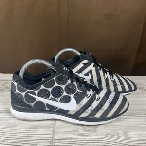 Nike Free Womens TR Fit 5.0 Black White Running Shoes Athletic Sneaker Size 8